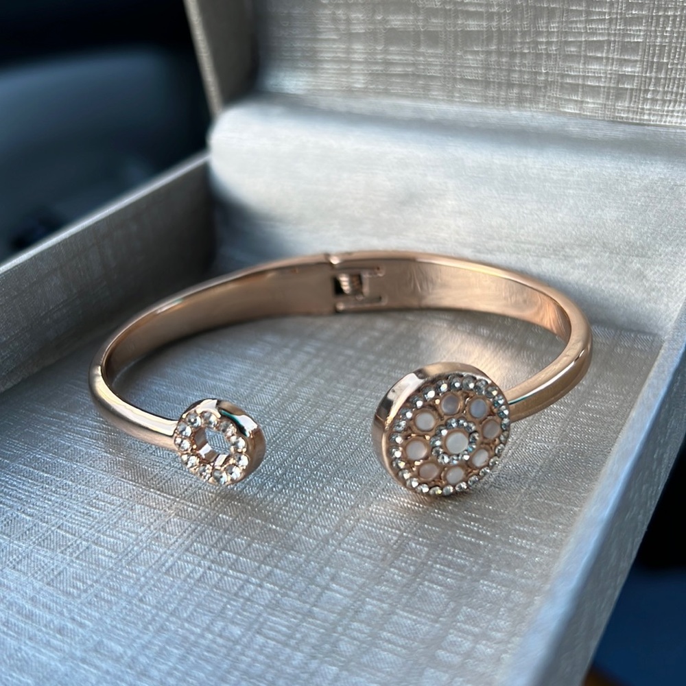 Cute Rose gold bracelet